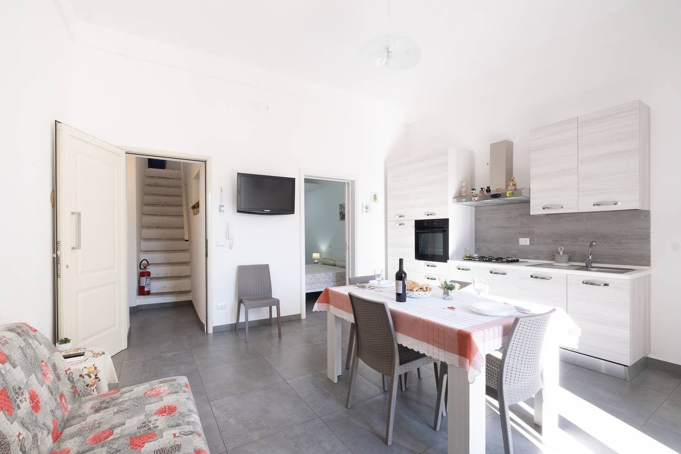 Foto 7 von 25: Ferienwohnung 'Casa Vacanze Lu Rizzaru' mit privater Terrasse, Balkon & Klimaanlage