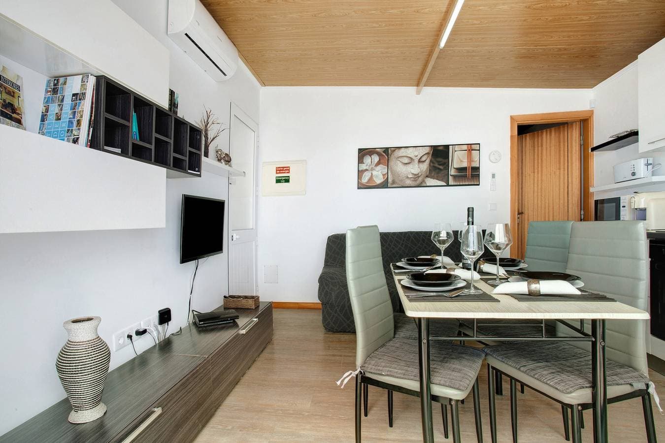 Foto 12 von 32: Ferienwohnung 'Panoramic Views I' mit Meerblick, Wi-Fi und Klimaanlage