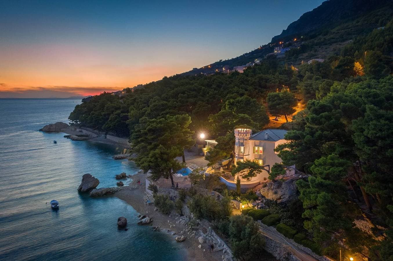 Luxury Beachfront Villa Sea Palace Omis with Pool 1