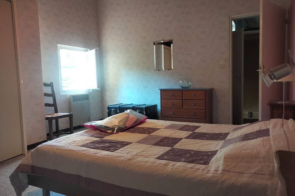 Foto 4 von 30: Villa Plan Aups Ste Baume Var, 7 Personen, ruhig, Raum