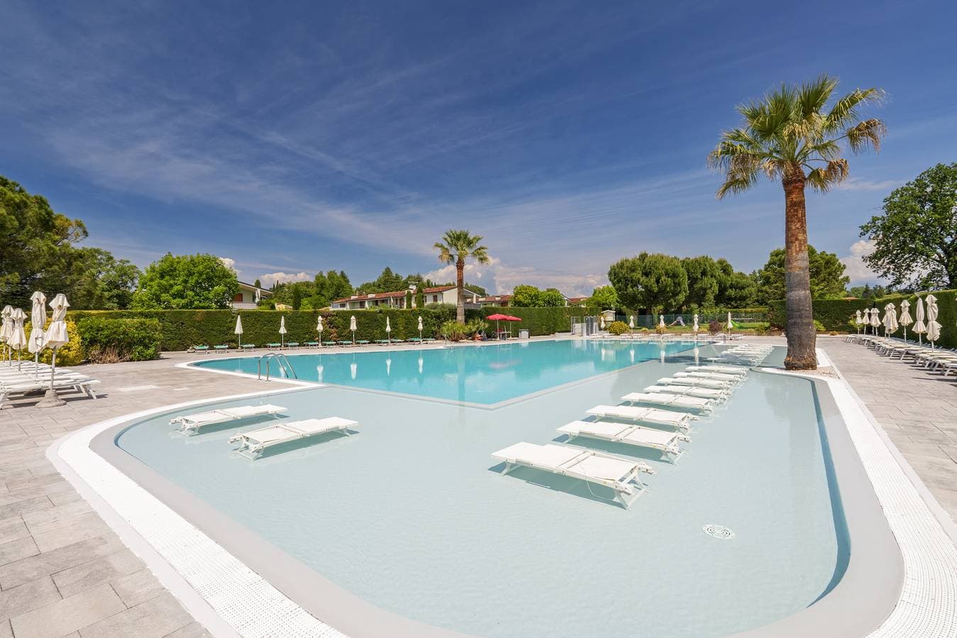 Regarda - Apple Apartment mit Pool und Carport 1