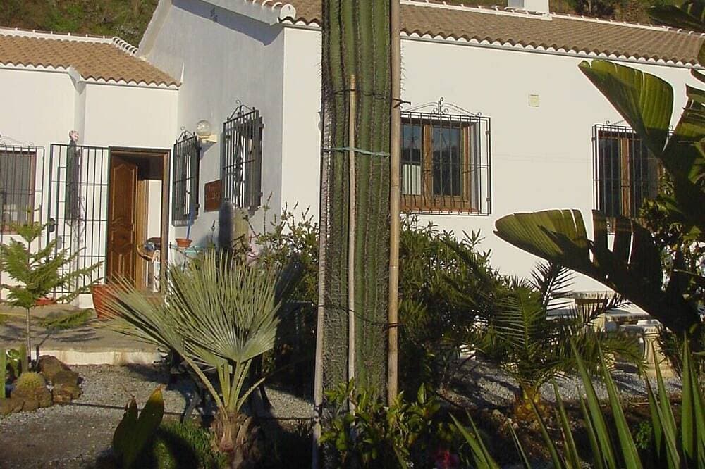 Foto 13 von 30: Ferienhaus mit tropischem Garten, Pool, Whirlp., Internet, Zentralh., Reitpferde