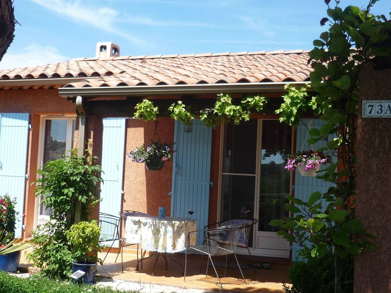 Foto 2 von 27: Gemütliche Ferienwohnung mit Pool und Garten, 2 km von Pierrevert entfernt