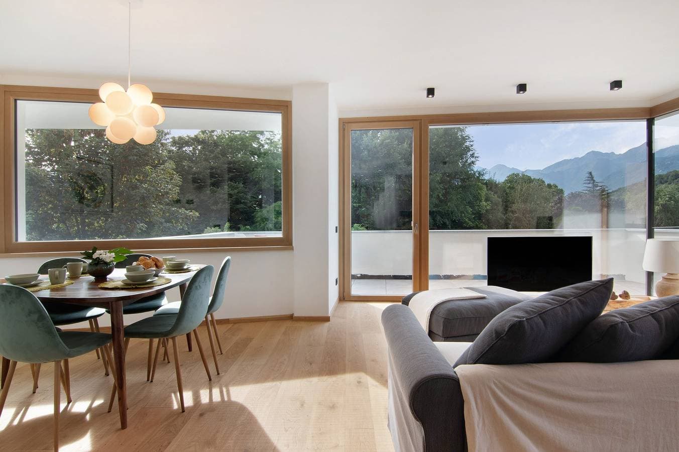 Foto 8 von 40: Ferienwohnung 'La Villa del Lago in Terrazzo' mit Meerblick, WLAN und Klimaanlage