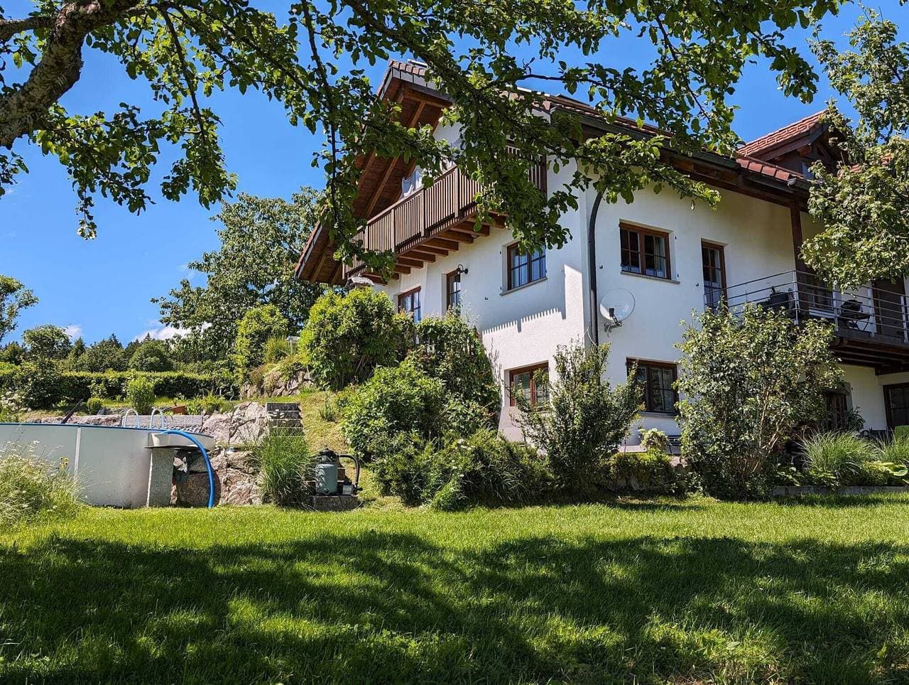 Foto 7 von 30: Ruhig, mit herrl. Alpensicht, 2 Pers., Pool im Sommer, Schluchsee-Schönenbach