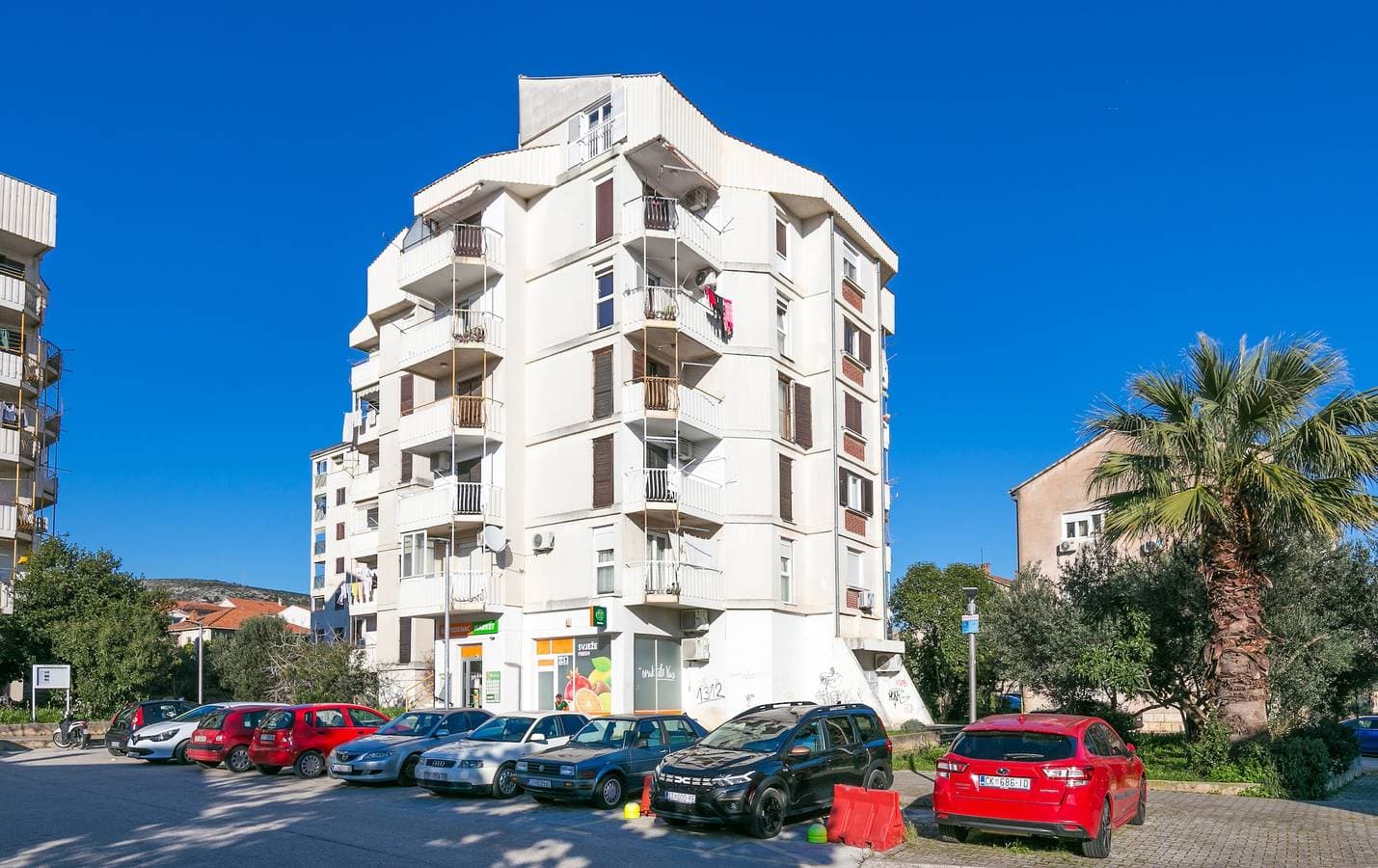 Foto 2 von 29: 2-Zimmer-Ferienwohnung mit Terrasse und Meerblick Trogir A-23836-a