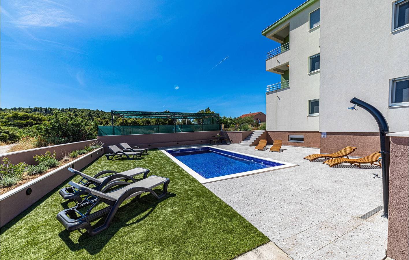 Foto 9 von 27: Apartment mit Meerblick, Pool und Terrasse, 2 km vom Strand entfernt