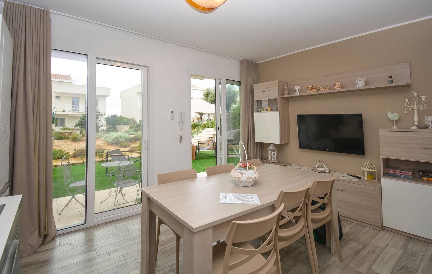 Foto 9 von 36: Apartment mit Meerblick, Pool und Terrasse, 2 km zum Strand