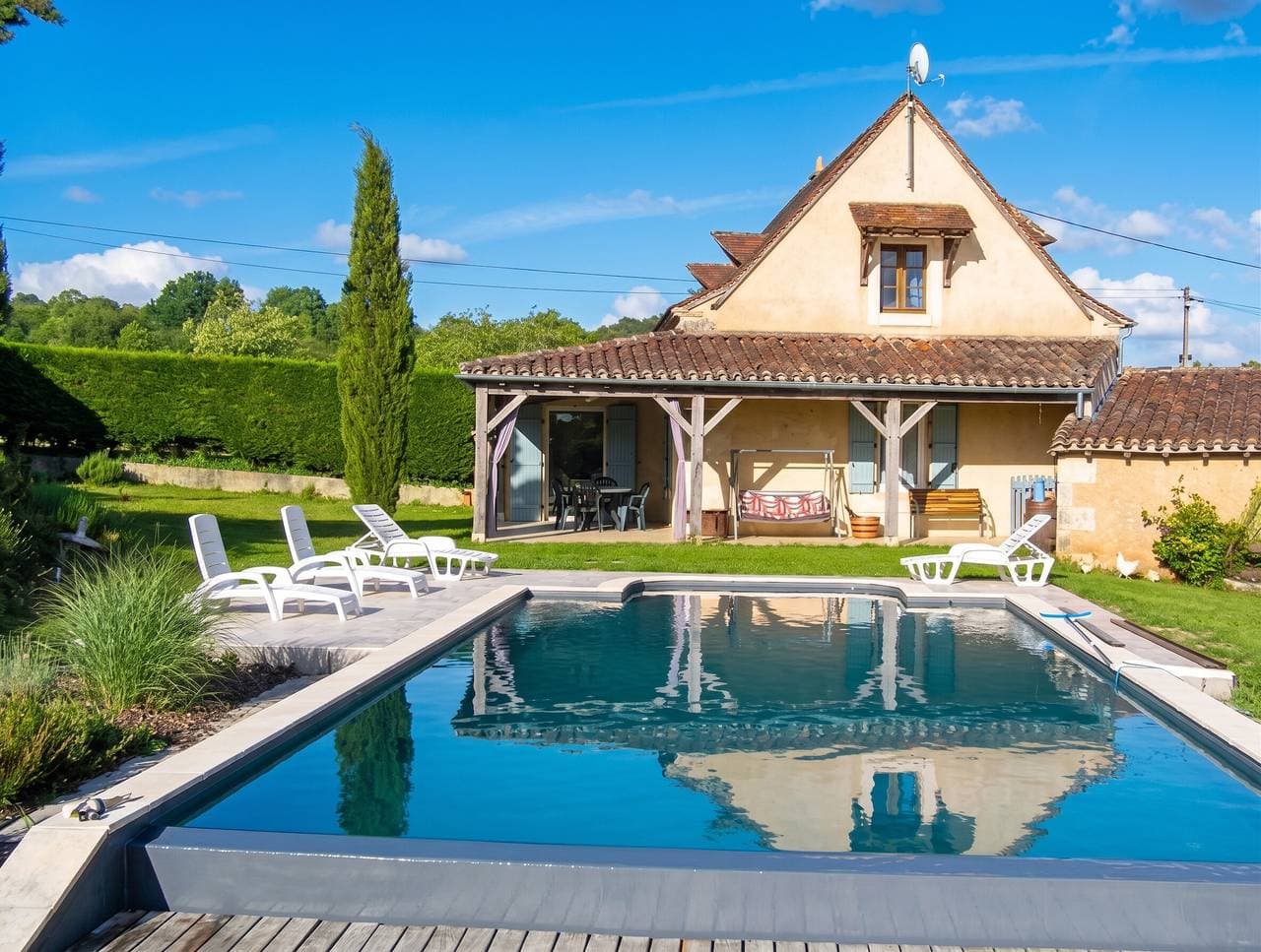 Charmante Villa in Issac mit privatem Pool 1