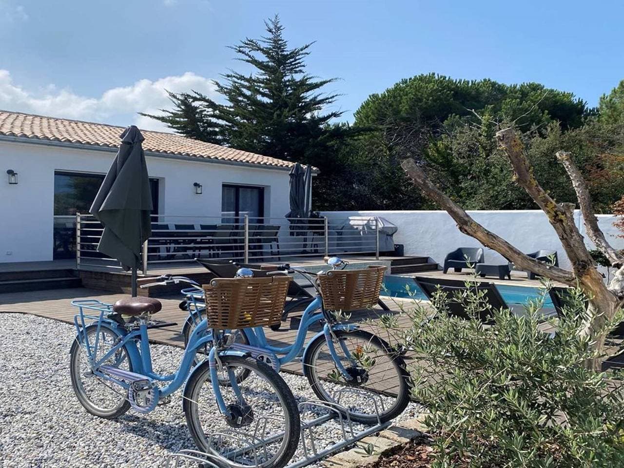 125m² Villa mit beheiztem Pool, 3 Schlafzimmer, Terrasse in La Flotte 1