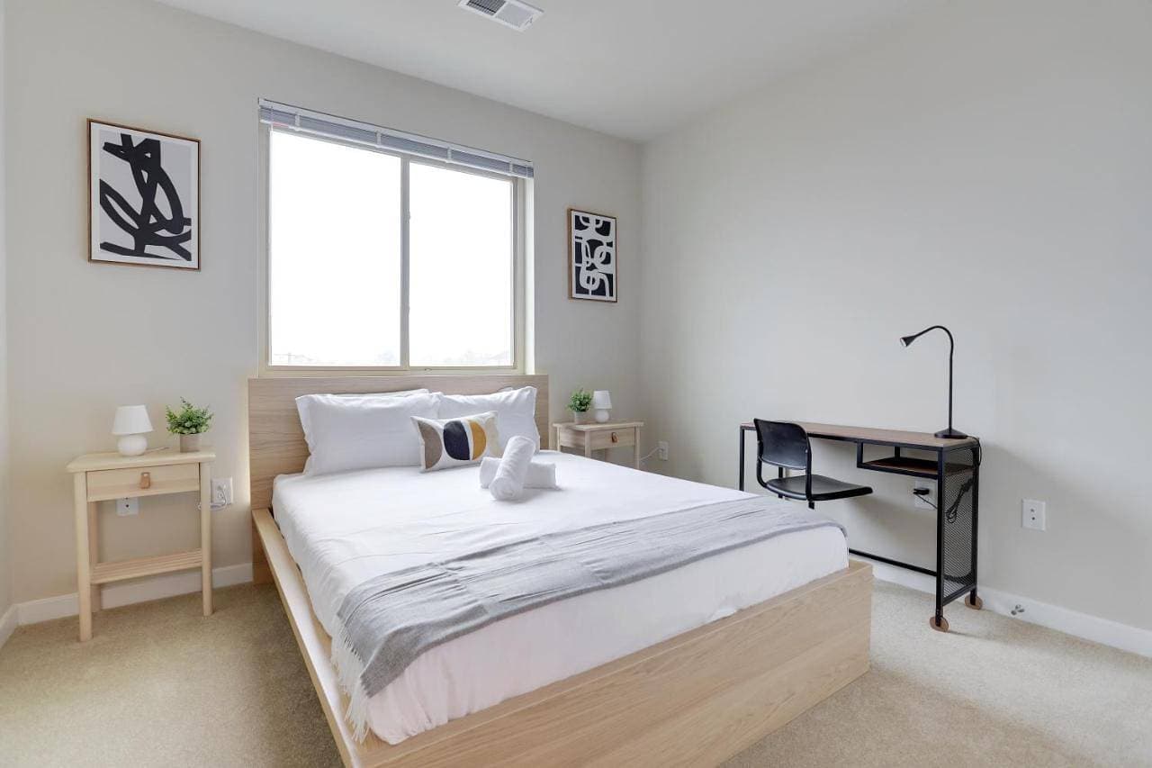 Foto 9 von 37: Two-Bedroom Apartment with City View