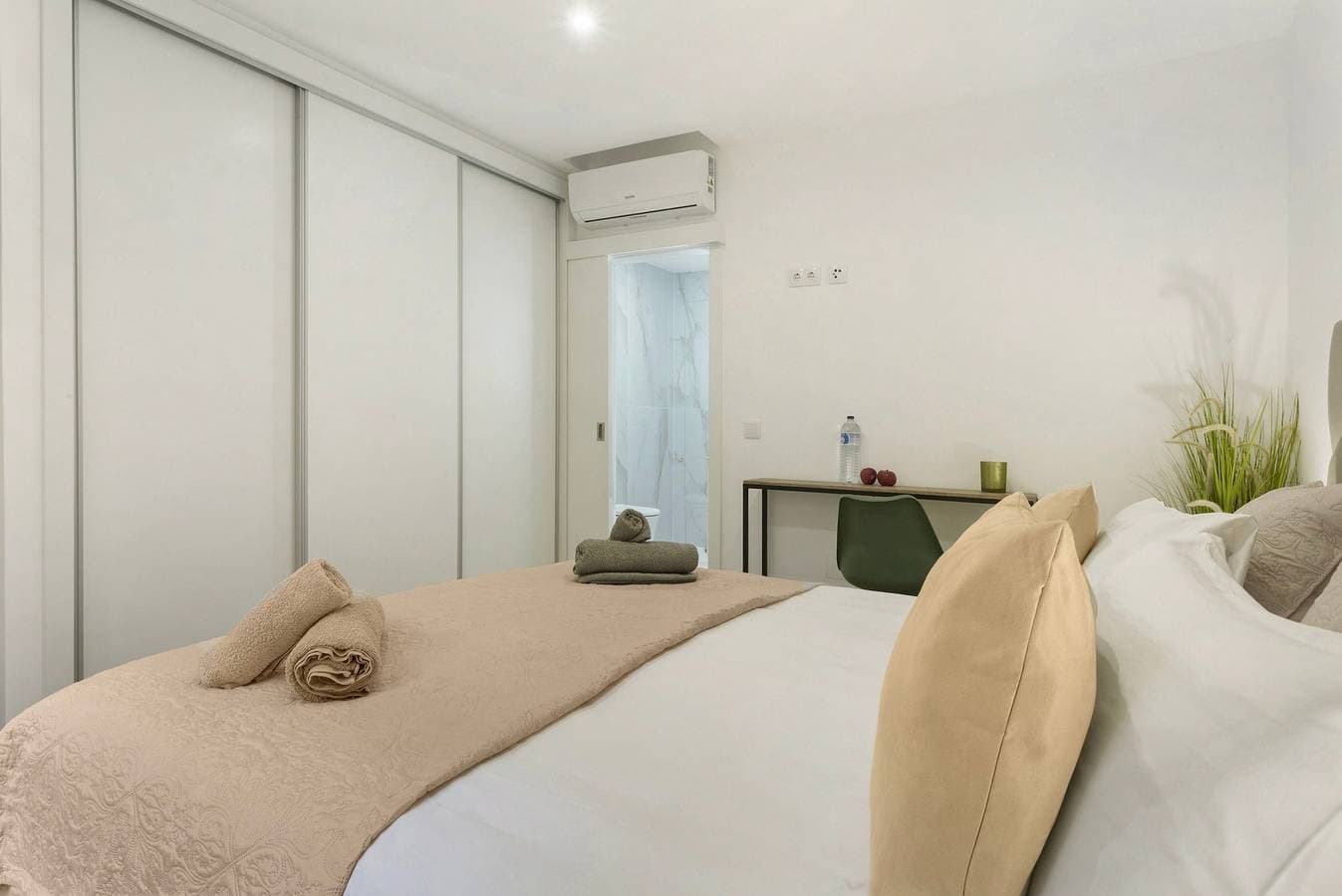 Foto 10 von 24: Suite-Zimmer mit Bergblick, WLAN und Klimaanlage