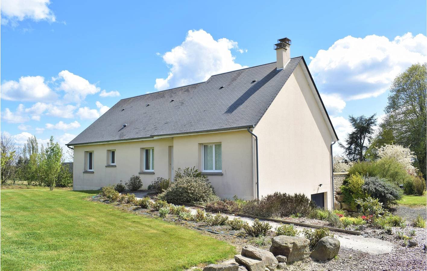 Garten-Appartement 1,5km von Montchamp 1