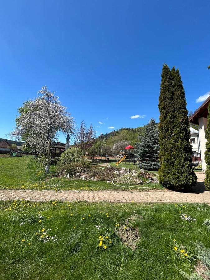 Foto 3 von 11: Villa with Garden View