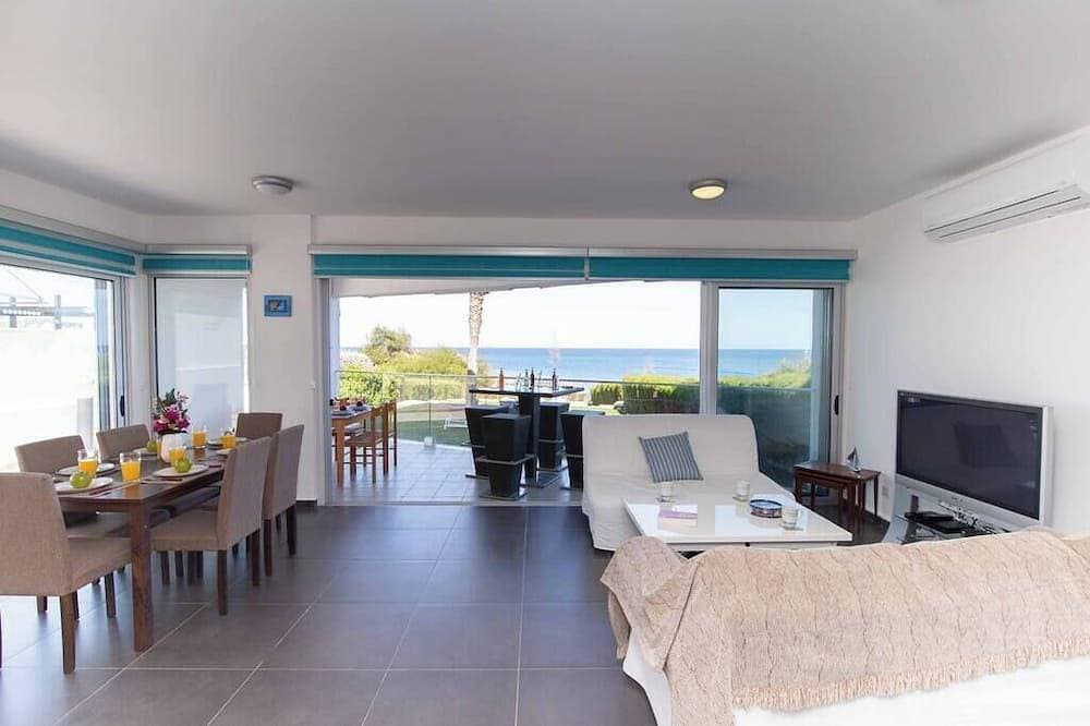 Foto 8 von 30: 3-Zimmer-Wohnung am Sandstrand von Ayia Triada