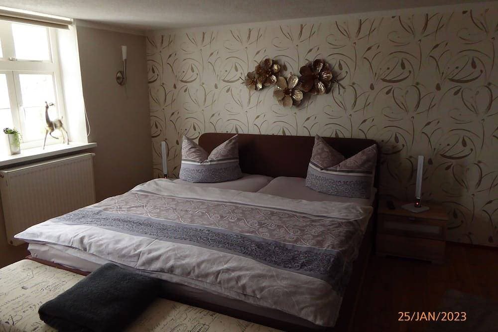 Foto 2 von 25: 125m² Ferienwohnung unterhalb des Schlosses, mit Blick über das Harzvorland