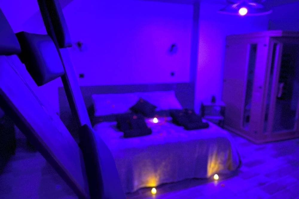 Foto 4 von 10: Love Room Le Chalet / Jacuzzi / Sauna