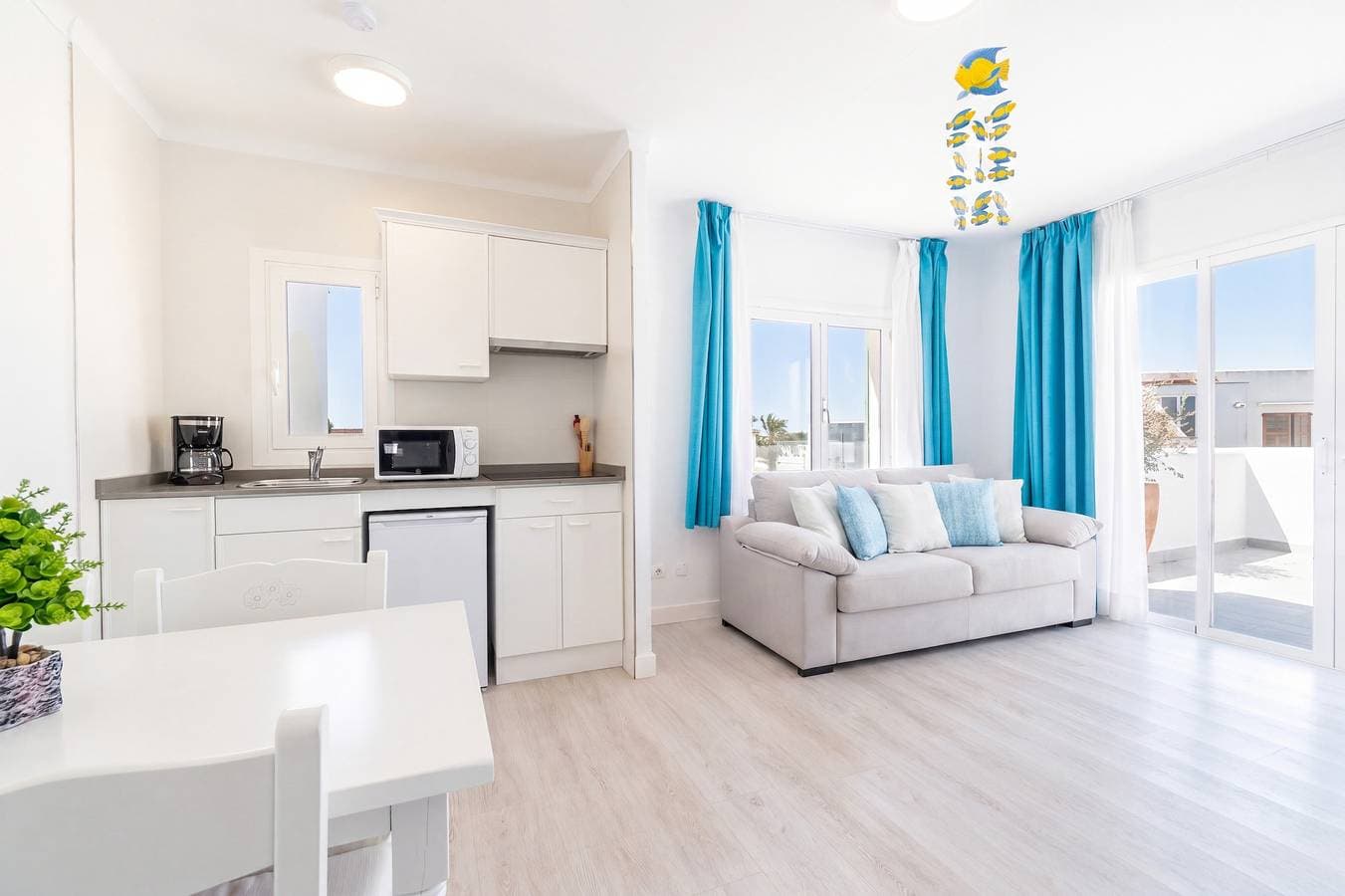 Foto 4 von 29: Apartment 'G mit 1 Schlafzimmer und Schlafsofa' mit Gemeinschaftspool, WLAN & Klimaanlage