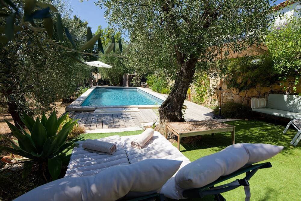 Foto 13 von 29: Separate room with pool access