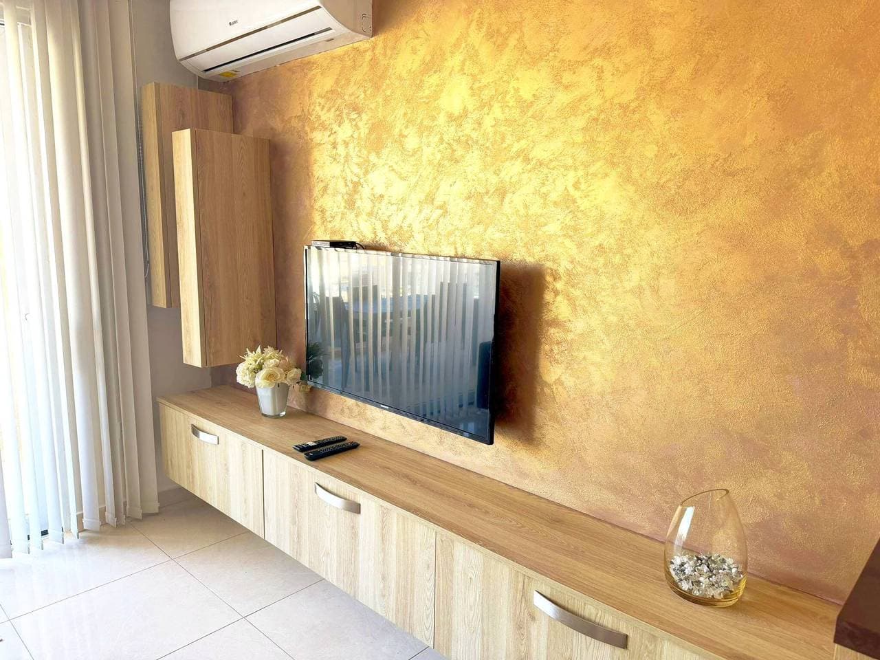 Foto 4 von 51: GrandBlue Vista Premier Ferienwohnung direkt am Meer