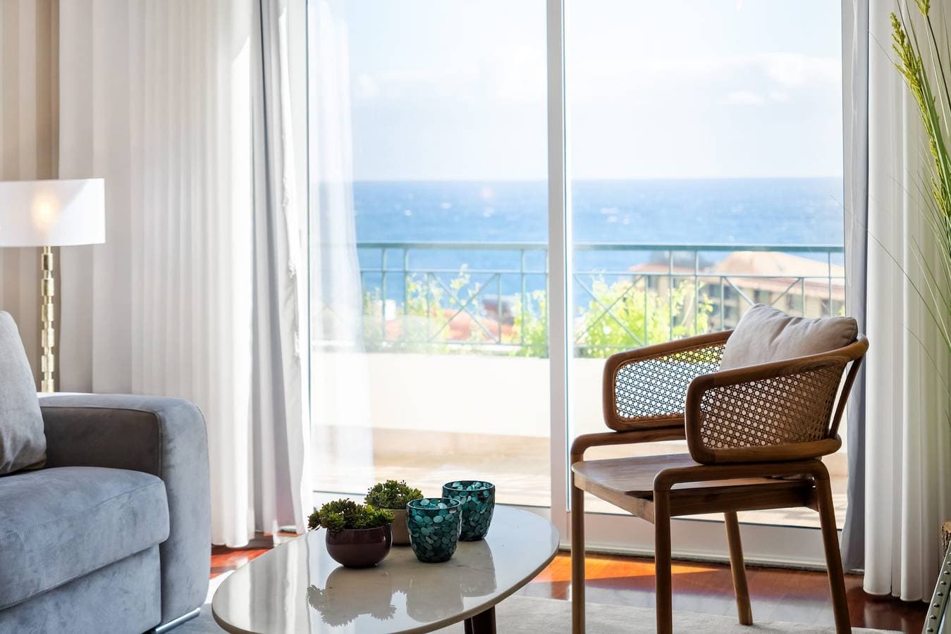 Foto 4 von 28: Exquisite Ocean Apartment by Homie