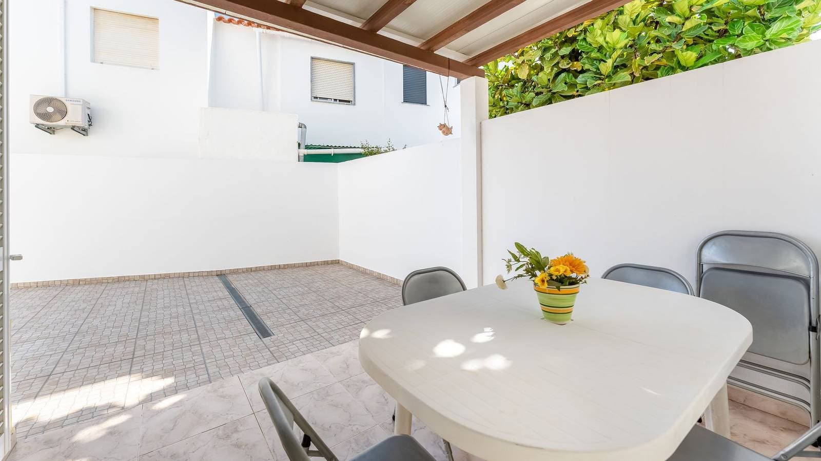 Foto 6 von 37: Ferienhaus für 6 Personen mit Terrasse