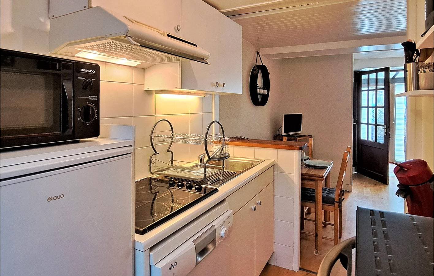 Foto 4 von 25: 200m zum Strand: Terrasse Apt mit TV & Internet