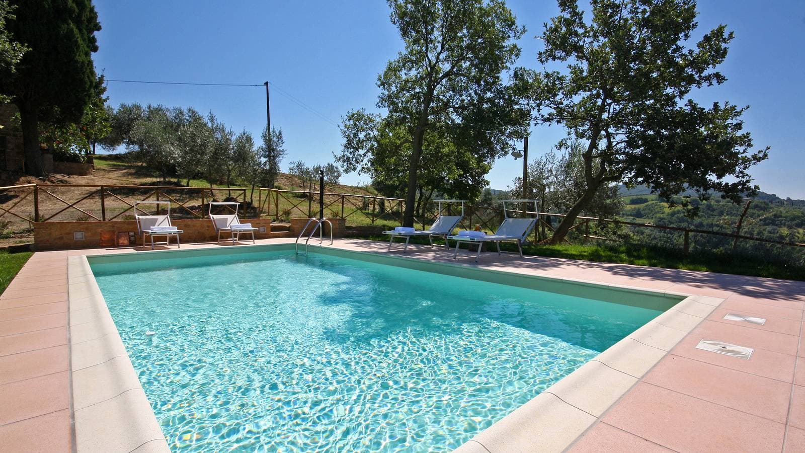Foto 6 von 41: Villa für 4 Personen mit Garten