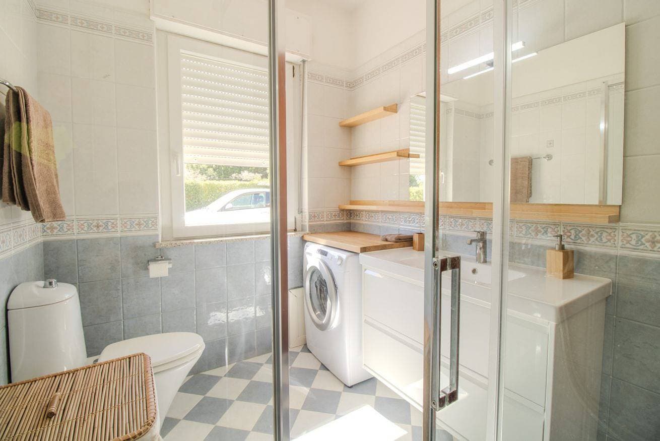 Foto 11 von 36: Ferienhaus für 7 Personen mit Balkon/Terrasse