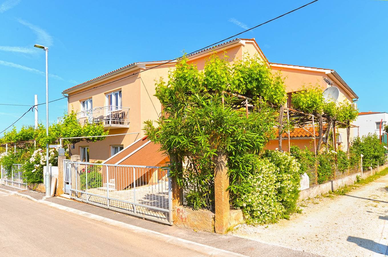 Foto 11 von 42: Ferienwohnung für 4 Personen mit Pool