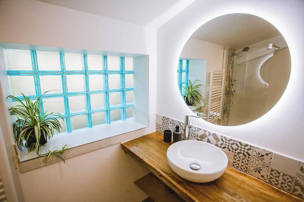 Foto 9 von 21: Gîte Ô Tilleul Enchanté Cocooning Avec Spa/jaccuzzi en Intérieur