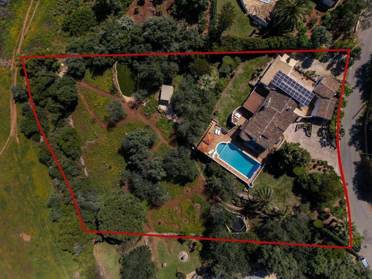 Foto 4 von 35: Villa with Private Pool