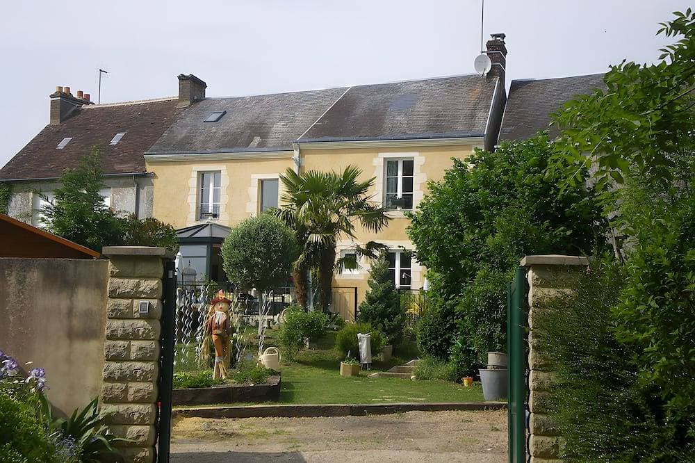 Bed and Breakfast 'Blanche De Castille' mit Gemeinschaftsterrasse, Garten & WLAN 1