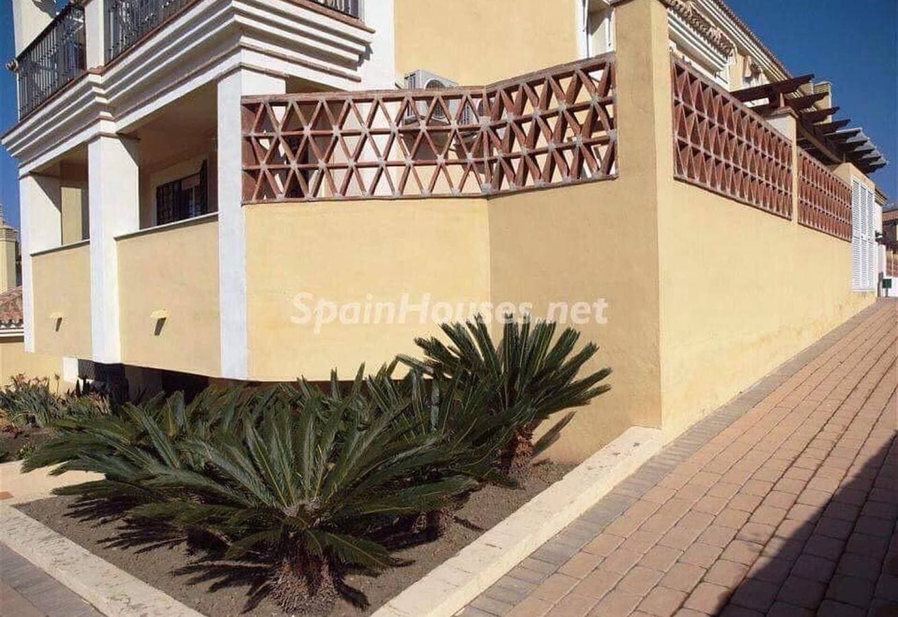 Foto 4 von 28: "Lux Apartm Beauvivir" mit Gemeinschaftspool, Garten und eigener Terrasse