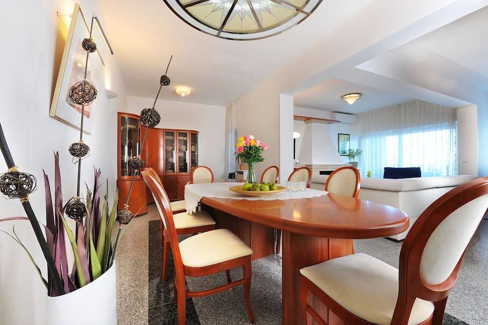 Foto 12 von 30: Villa Cablex III / Ruheoase mit beheitztem Pool Jacuzzi und Sauna