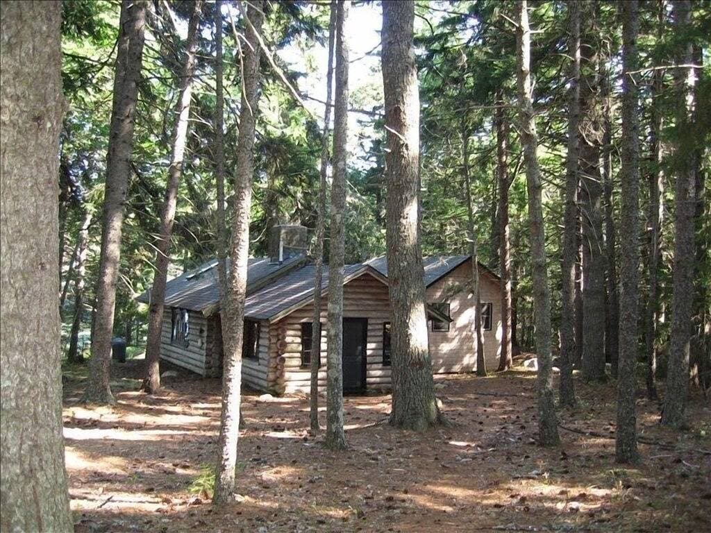Foto 7 von 9: Einzigartige Cove Side Cabin auf Somes Sound neben Babbling Brook