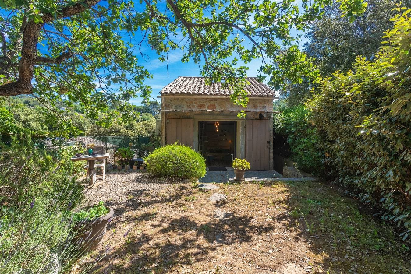 Foto 12 von 22: La Petite Maison D'emmanuelle – Romantische Auszeit im Grünen