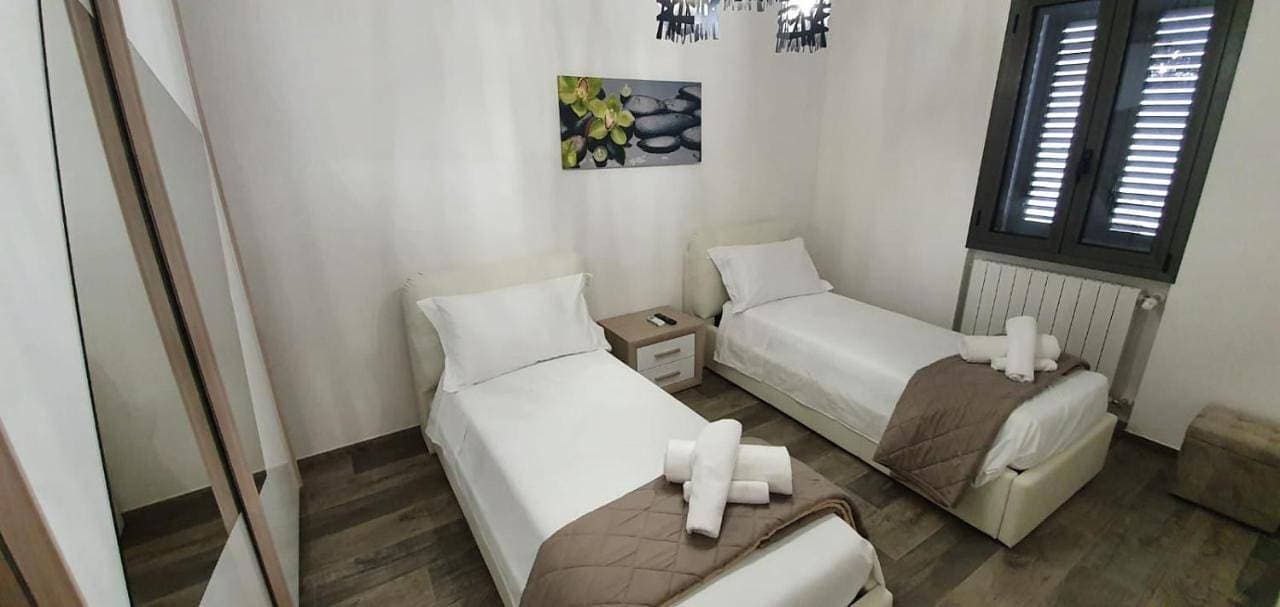 Foto 5 von 8: Double Room with Private Bathroom