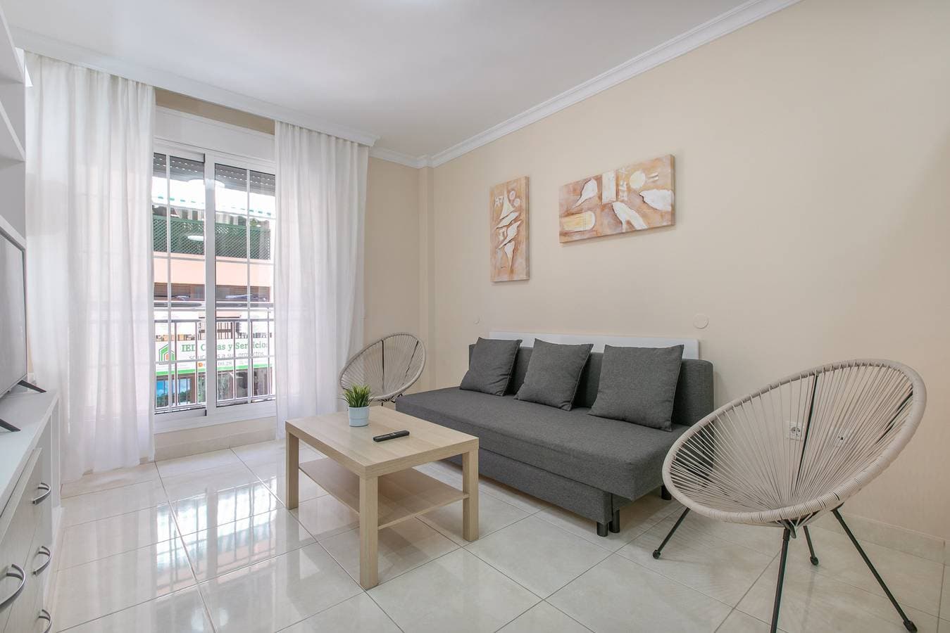 Foto 3 von 41: Ferienwohnung 'Isla Bonita San Juan Beach' mit Gemeinschaftsterrasse und WLAN