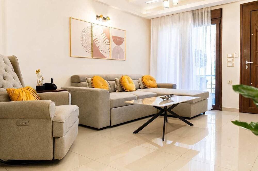 Foto 12 von 30: Fems | Luxury 3-Level Home w/ Private Jacuzzi