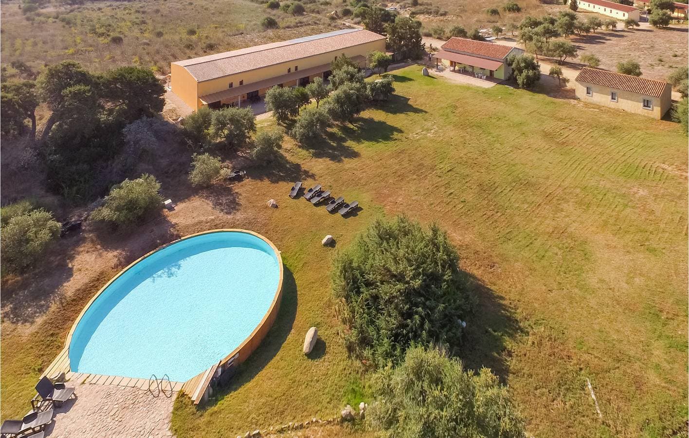 Foto 3 von 22: Appartement mit Pool in der Nähe des Li Junchi Beach