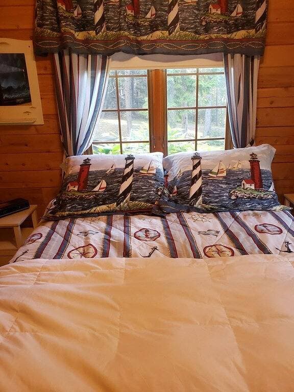 Foto 4 von 47: Tiny cabin Big Charm/Full refund up to 1 day out/Fire pit/ Beach/No pet fee