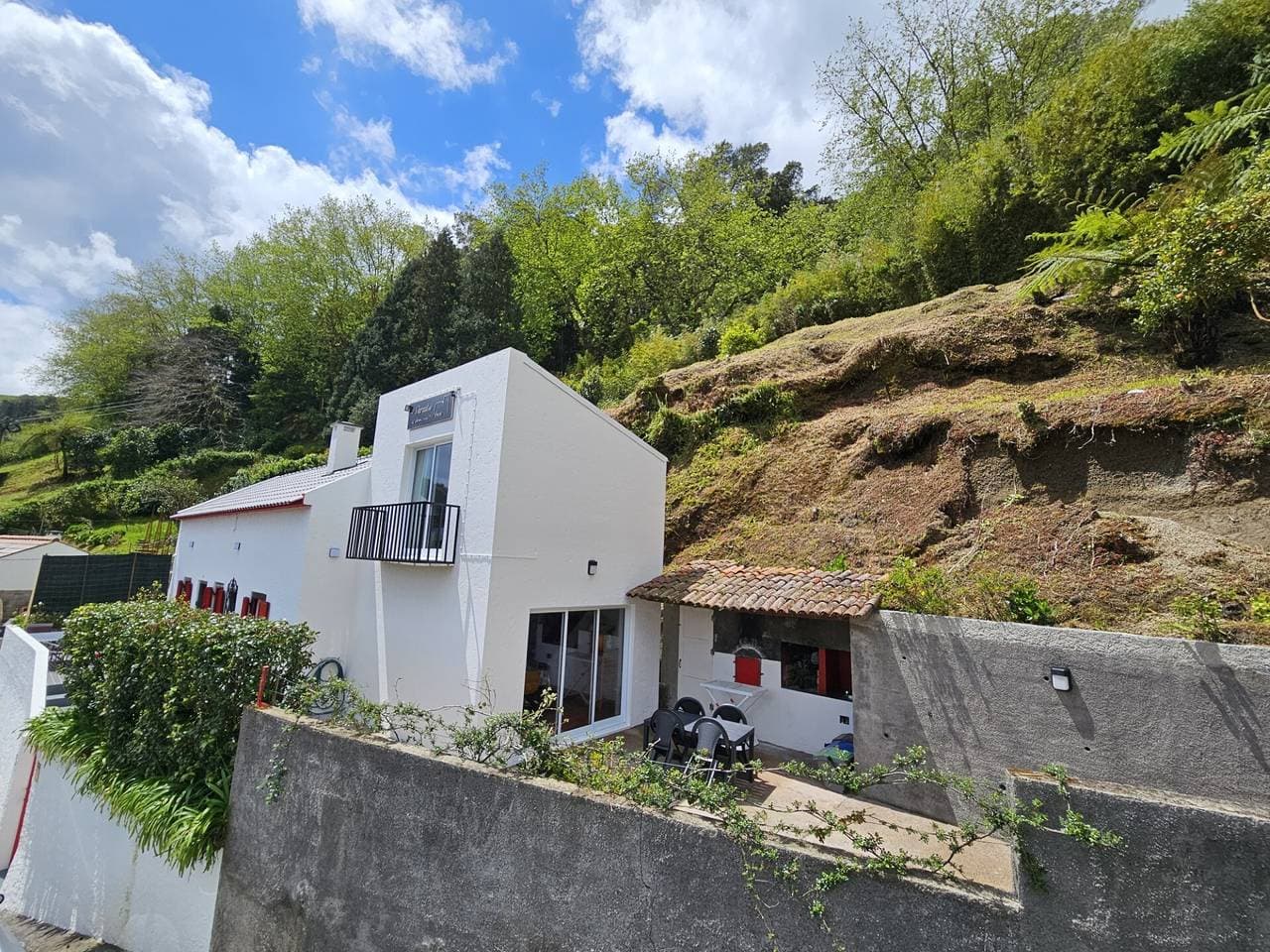 Paradise House Furnas 1
