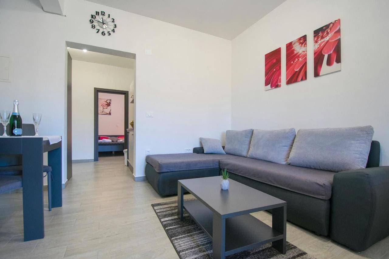 Foto 6 von 18: One-Bedroom Apartment with Terrace