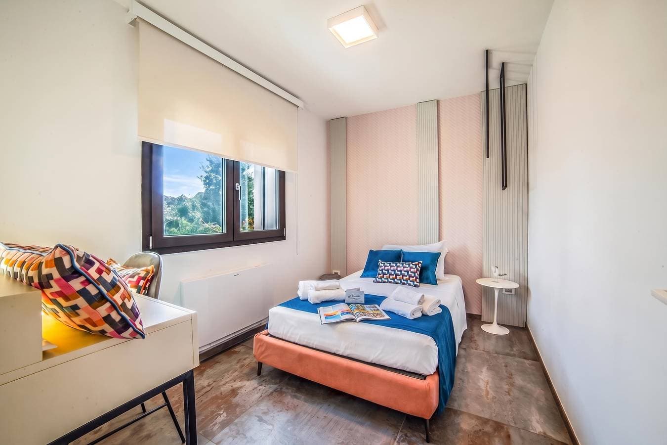 Foto 9 von 38: Boutique Apartment 3 bedrooms - Pool, Garden & Parking