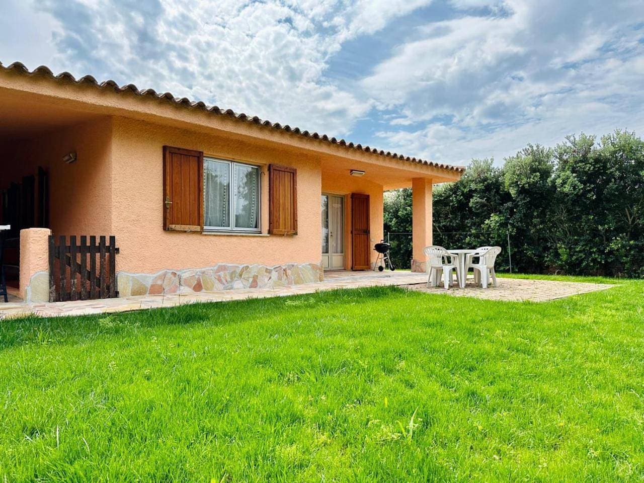 Foto 11 von 33: Three-Bedroom House