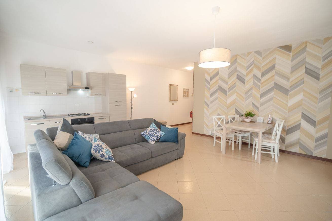 Foto 3 von 23: Ferienwohnung für 4 Personen mit Balkon/Terrasse