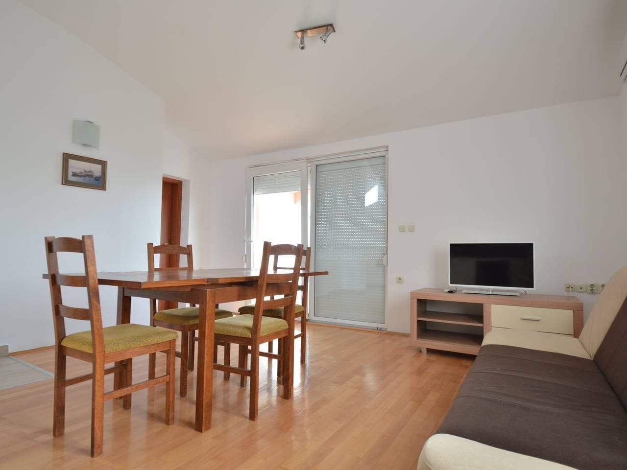 Foto 4 von 39: Geräumiges Ferienhaus in Maslenica