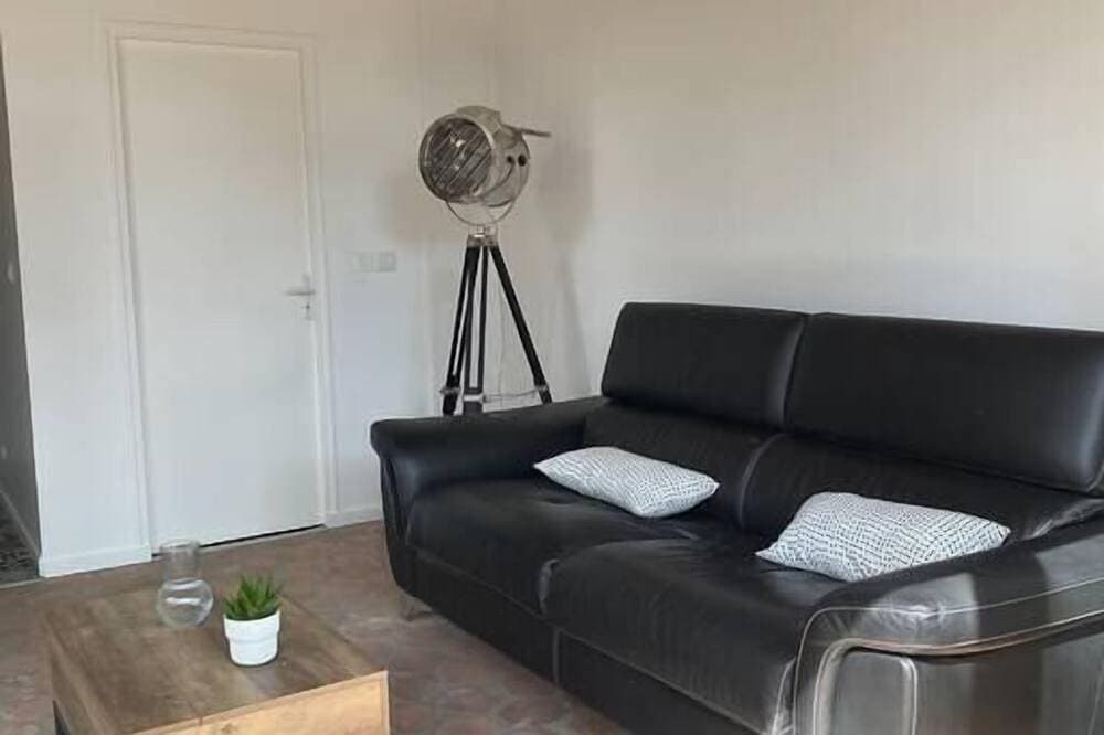 Foto 7 von 30: Studio Duplex Avec spa et Cour Privée