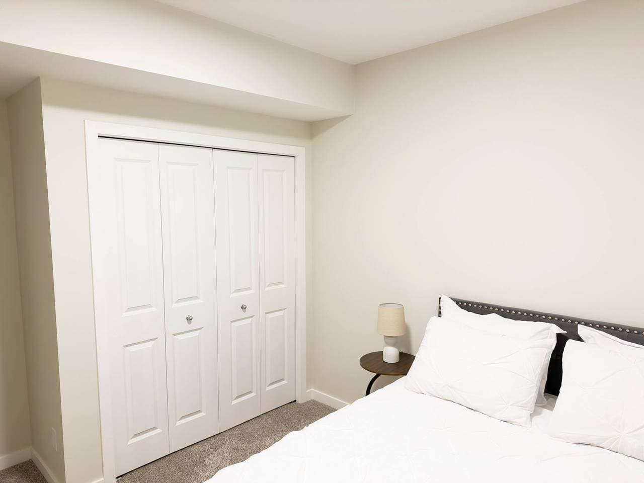 Foto 8 von 78: Luxuriöse Privatsuite in der Nähe des Flughafens Calgary